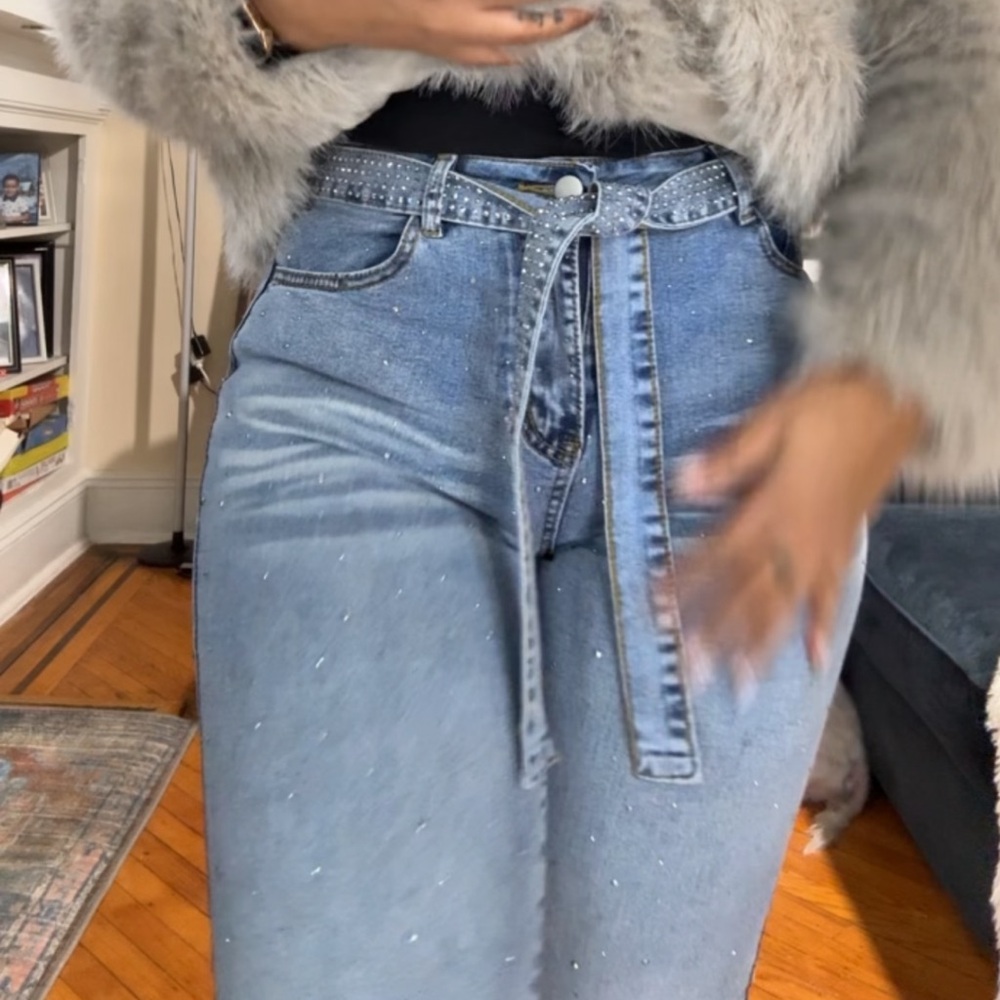 Women's Blue Jeans with Belt